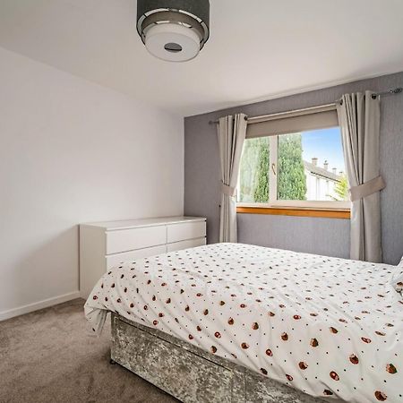 Centrally Situated 1 Bedroom House In Камбернолд Экстерьер фото
