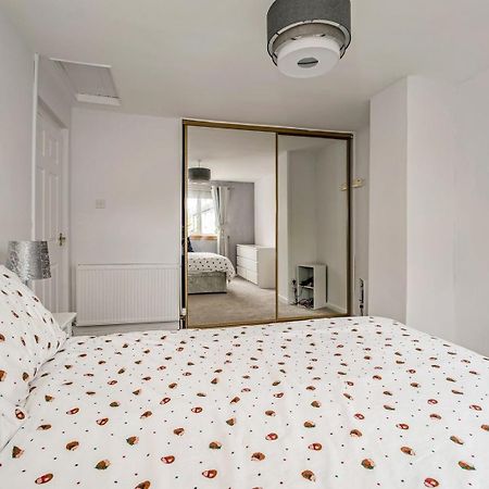 Centrally Situated 1 Bedroom House In Камбернолд Экстерьер фото